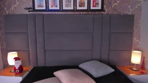 Snapshot of ana_beckett chatting on December 27, 12:12 pm Ana  online show from December 27, 12:12 pm