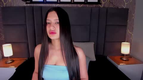 Snapshot of ana_beckett chatting on February 5, 12:06 pm Ana  online show from February 5, 12:06 pm