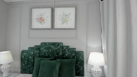 Snapshot of ana_beckett chatting on October 7, 10:52 am Ana  online show from October 7, 10:52 am