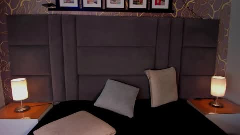 Snapshot of ana_beckett chatting on February 8, 11:44 am Ana  online show from February 8, 11:44 am