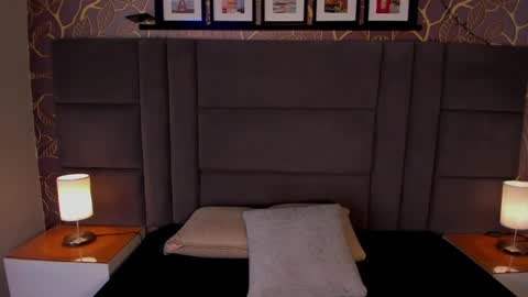 Snapshot of ana_beckett chatting on February 7, 12:06 pm Ana  online show from February 7, 12:06 pm