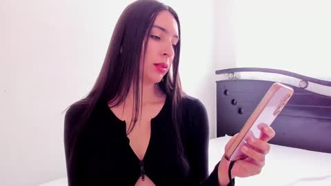 Snapshot of ana_castilo chatting on January 11, 1:01 pm Ana IG an castillo 1 online show from January 11, 1:01 pm