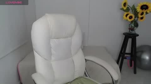 Snapshot of ana_hotmilf chatting on October 11, 10:56 pm Ana online show from October 11, 10:56 pm