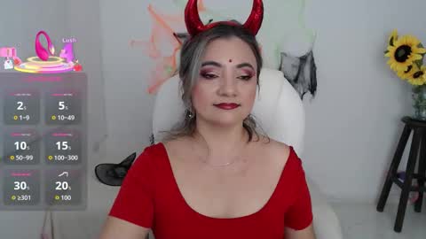 Snapshot of ana_hotmilfx chatting on October 31, 11:31 pm ANA online show from October 31, 11:31 pm