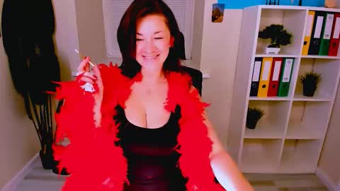 Snapshot of ana_mills chatting on October 31, 10:41 am Ana online show from October 31, 10:41 am