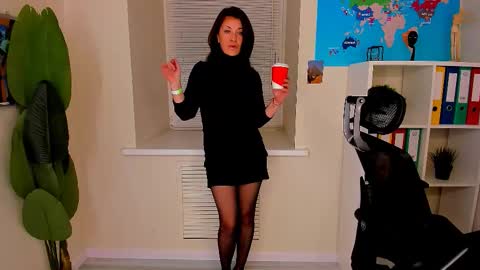 Snapshot of ana_mills chatting on October 18, 3:26 pm Ana online show from October 18, 3:26 pm