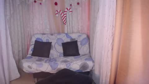 Snapshot of ana_off_alana chatting on December 27, 12:39 am Ana online show from December 27, 12:39 am