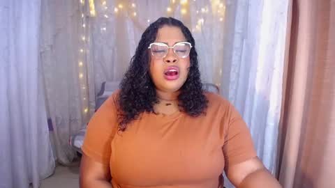 Snapshot of ana_off_alana chatting on January 29, 12:22 am Ana online show from January 29, 12:22 am
