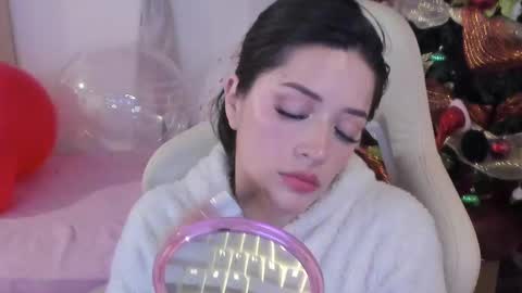 Snapshot of ana_ruuh chatting on December 19, 3:52 pm Im anna but you can call me as you want online show from December 19, 3:52 pm
