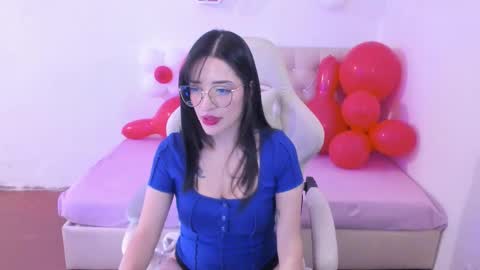 Im anna but you can call me as you want online show from March 26, 11:50 pm