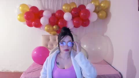 Snapshot of ana_ruuh chatting on February 2, 11:11 pm Im anna but you can call me as you want online show from February 2, 11:11 pm