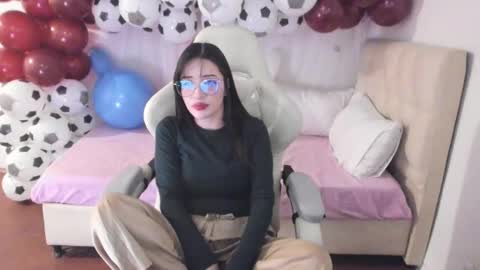 Snapshot of ana_ruuh chatting on September 9, 10:09 pm Im anna but you can call me as you want online show from September 9, 10:09 pm