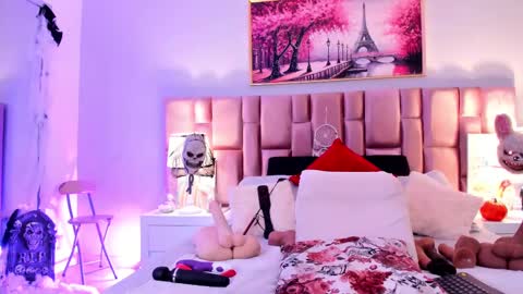 Snapshot of anaa_bellaa chatting on October 21, 12:20 pm anaa_bellaa online show from October 21, 12:20 pm