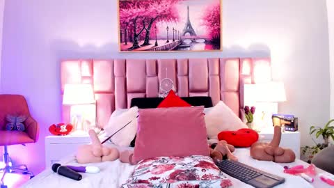 Snapshot of anaa_bellaa chatting on October 13, 1:25 pm anaa_bellaa online show from October 13, 1:25 pm