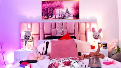 Snapshot of anaa_bellaa chatting on October 26, 1:50 pm anaa_bellaa online show from October 26, 1:50 pm