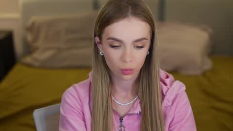 Snapshot of anabel054 chatting on September 18, 2:37 pm Anabel Kira Zlata Kira Elice Lana Dominika Sofy Kaila Bridget online show from September 18, 2:37 pm