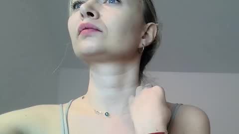 Snapshot of anabellaana11 chatting on March 4, 2:27 am anabellaana11 online show from March 4, 2:27 am