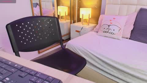 Snapshot of anahi_maite chatting on October 14, 7:38 pm Anahi  online show from October 14, 7:38 pm