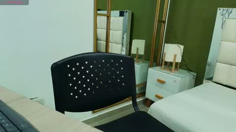 Snapshot of anahi_maite chatting on September 21, 7:56 pm Anahi  online show from September 21, 7:56 pm