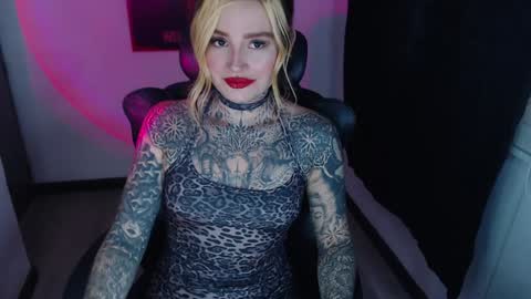 Snapshot of anai_gomez chatting on January 9, 8:01 pm Callme Mistress Ani online show from January 9, 8:01 pm