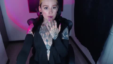 Snapshot of anai_gomez chatting on January 7, 7:59 pm Callme Mistress Ani online show from January 7, 7:59 pm