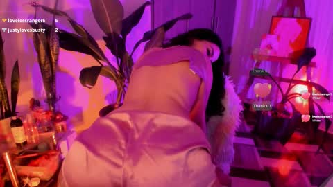 Snapshot of anakedartist chatting on October 12, 4:09 pm Mariana online show from October 12, 4:09 pm