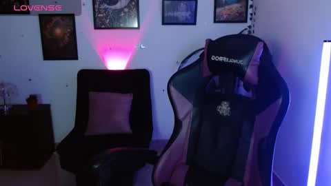      help me to get 100 thumps up  online show from December 17, 12:38 am