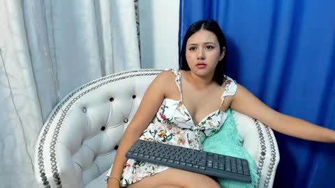 analia18  online show from January 9, 12:30 pm
