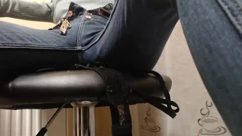 analove200 online show from December 4, 3:43 pm