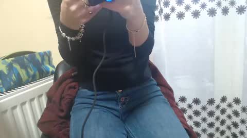 analove200 online show from February 14, 6:12 am