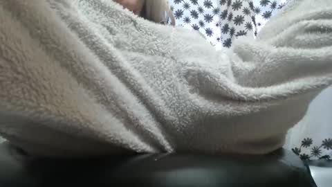 analove200 online show from February 27, 5:34 am