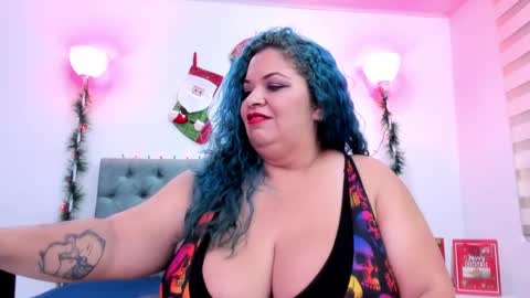 Snapshot of anamariiarios chatting on December 11, 7:46 pm Ana Maria online show from December 11, 7:46 pm