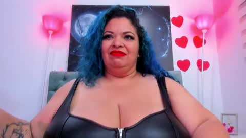 Snapshot of anamariiarios chatting on March 8, 9:18 pm Ana Maria online show from March 8, 9:18 pm