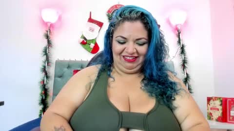 Snapshot of anamariiarios chatting on December 16, 8:05 pm Ana Maria online show from December 16, 8:05 pm