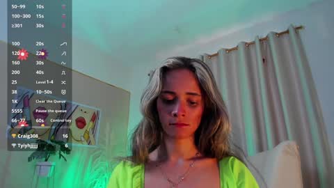 Ana online show from December 9, 8:01 pm