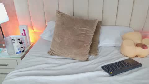 Snapshot of anastasia_steelegb chatting on September 10, 1:44 pm Mia online show from September 10, 1:44 pm