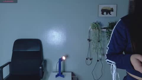 Kendra  online show from February 2, 10:25 am