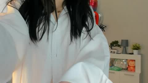 Layla online show from February 17, 11:04 pm