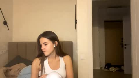 Sophie Lane online show from November 5, 3:28 pm