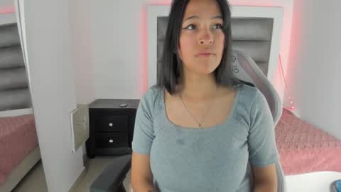 Snapshot of andrea_brunette_ chatting on October 6, 12:33 pm andrea_brunette_ online show from October 6, 12:33 pm