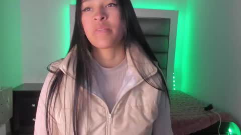 Snapshot of andrea_brunette_ chatting on October 13, 1:14 pm andrea_brunette_ online show from October 13, 1:14 pm