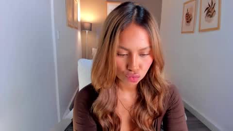 andrea online show from November 25, 1:30 am