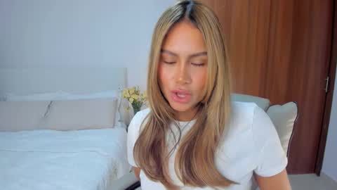 Snapshot of andrea_martini_ chatting on September 17, 12:30 am andrea online show from September 17, 12:30 am