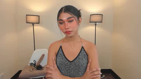 THEA SMITH online show from October 18, 7:11 am