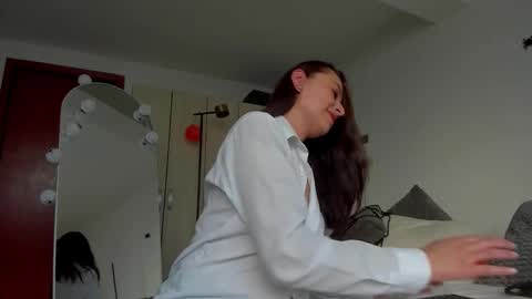 Snapshot of andreawine89 chatting on October 21, 9:41 pm Andrea see you soon 20 january 300 pm GMT 5 online show from October 21, 9:41 pm