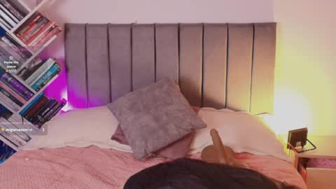 andy_saenz13 online show from April 7, 1:18 am