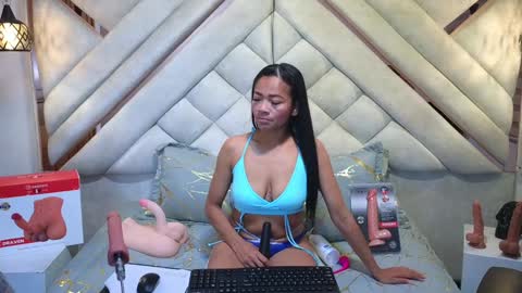 Anell online show from January 17, 3:55 am