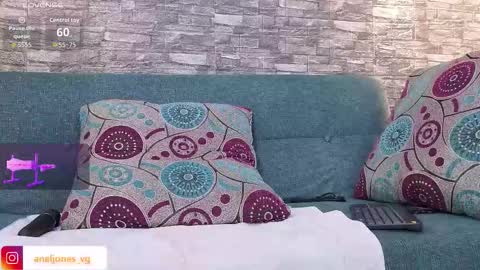 Anell online show from February 13, 9:27 pm