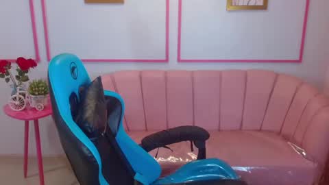 Snapshot of angel09_a chatting on March 3, 11:14 am angel09 a online show from March 3, 11:14 am