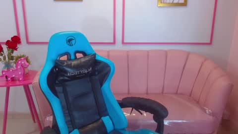 Snapshot of angel09_a chatting on February 27, 10:37 am angel09 a online show from February 27, 10:37 am